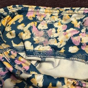 Great used condition woman’s leggings